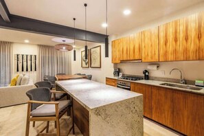 Private kitchen - Beautiful 3BD House in Playacar (Playa del Carmen)