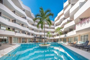 Pool - Charming Beachside Condo w High-Speed WiFi (Playa del Carmen)