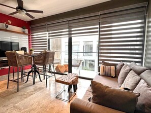 TV, offices - Stylish 1BR Beachside Retreat (Playa del Carmen)