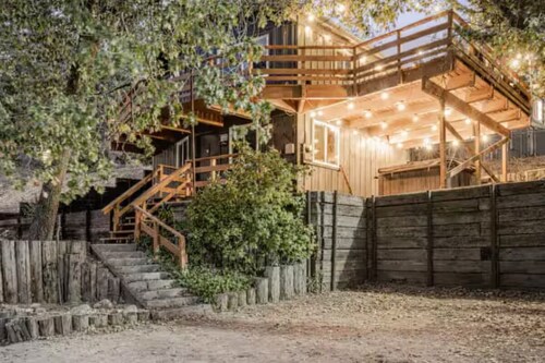 Snow Valley Retreat Luxury Cabin with Scenic Views  Hot Tub & BBQ