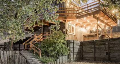 Snow Valley Retreat Luxury Cabin with Scenic Views Hot Tub & BBQ