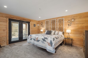 3 habitaciones, tabla de planchar con plancha y cuna de viaje