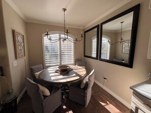 Dining - Cozy 1-bedroom condo in fantastic  Catalina Foothills (Tucson)