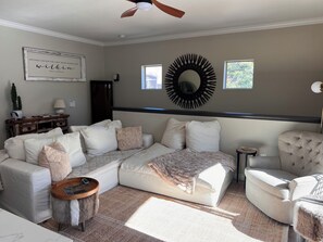 TV, fireplace - Cozy 1-bedroom condo in fantastic  Catalina Foothills (Tucson)