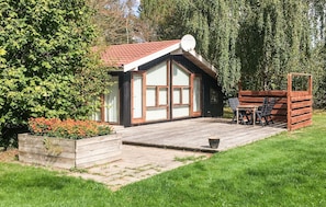Outdoor dining - Pet friendly home in 24rup with WiFi (24rup)