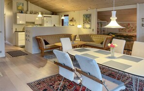 Dining - Pet friendly home in 24rup with WiFi (24rup)