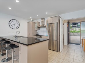 Fridge, microwave, dishwasher, toaster - Waterfront Bliss - Tairua Holiday Home (Tairua)