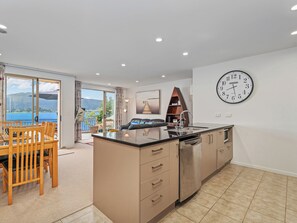 Interior - Waterfront Bliss - Tairua Holiday Home (Tairua)