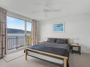 Iron/ironing board, WiFi, bed sheets - Waterfront Bliss - Tairua Holiday Home (Tairua)