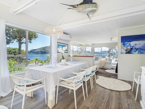 Dining - Panoramic Views on Paku - Tairua Family Retreat (Tairua)