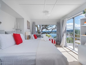 Iron/ironing board, WiFi, bed sheets - Panoramic Views on Paku - Tairua Family Retreat (Tairua)
