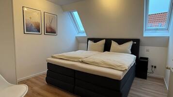 2 Schlafzimmer, Reisekinderbett, kostenloses WLAN, Bettwäsche
