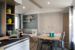 Dining - CampingSpa - Confort 2 TV - 5p (24) (La Couarde-sur-Mer)