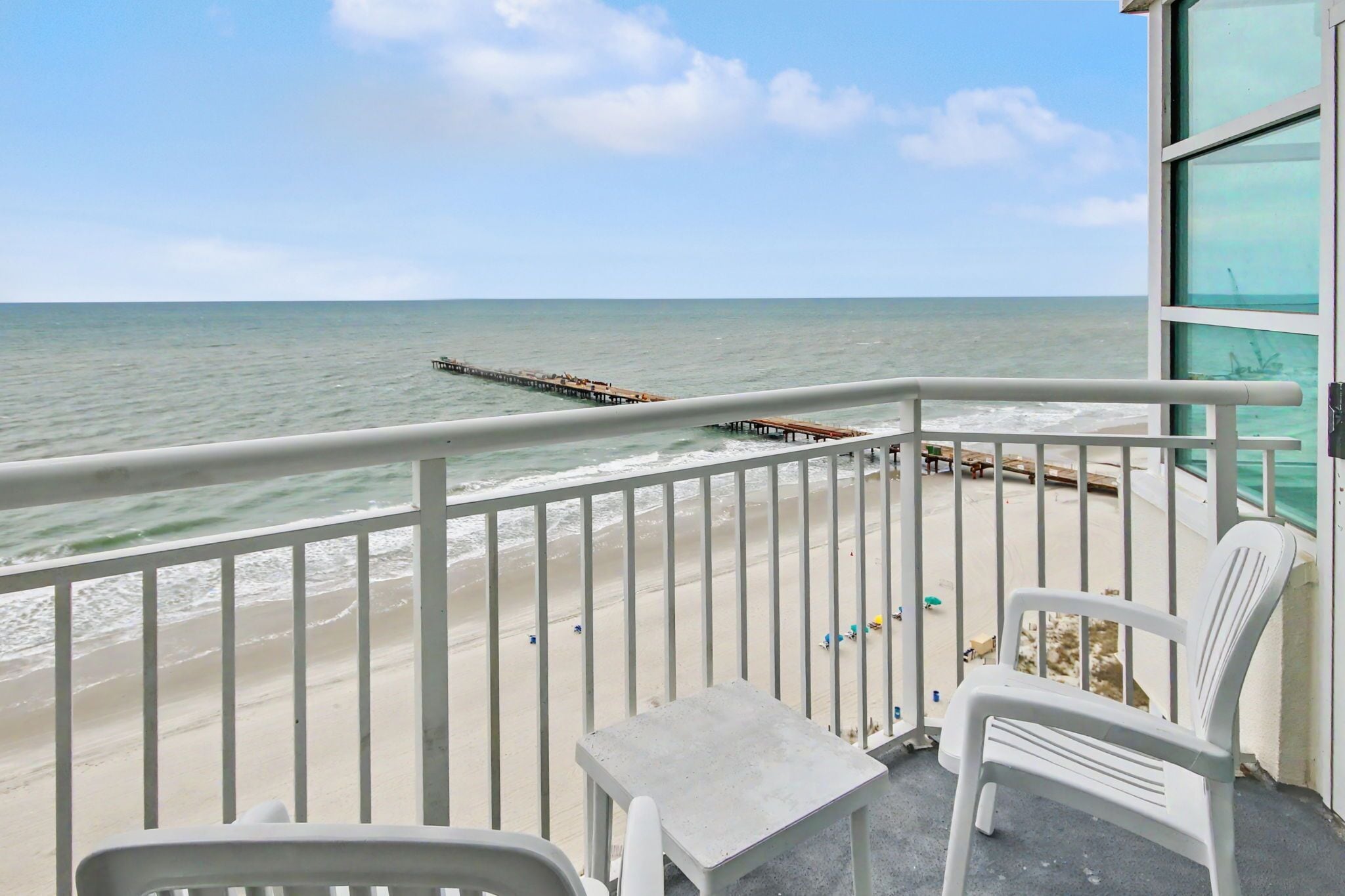 Suite, 2 slaapkamers, aan zee | Balkon