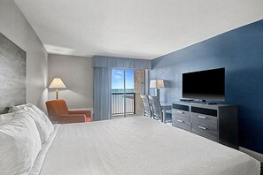 In-room safe, blackout curtains, iron/ironing board, free WiFi - Carolinian Beach Resort (Myrtle Beach)
