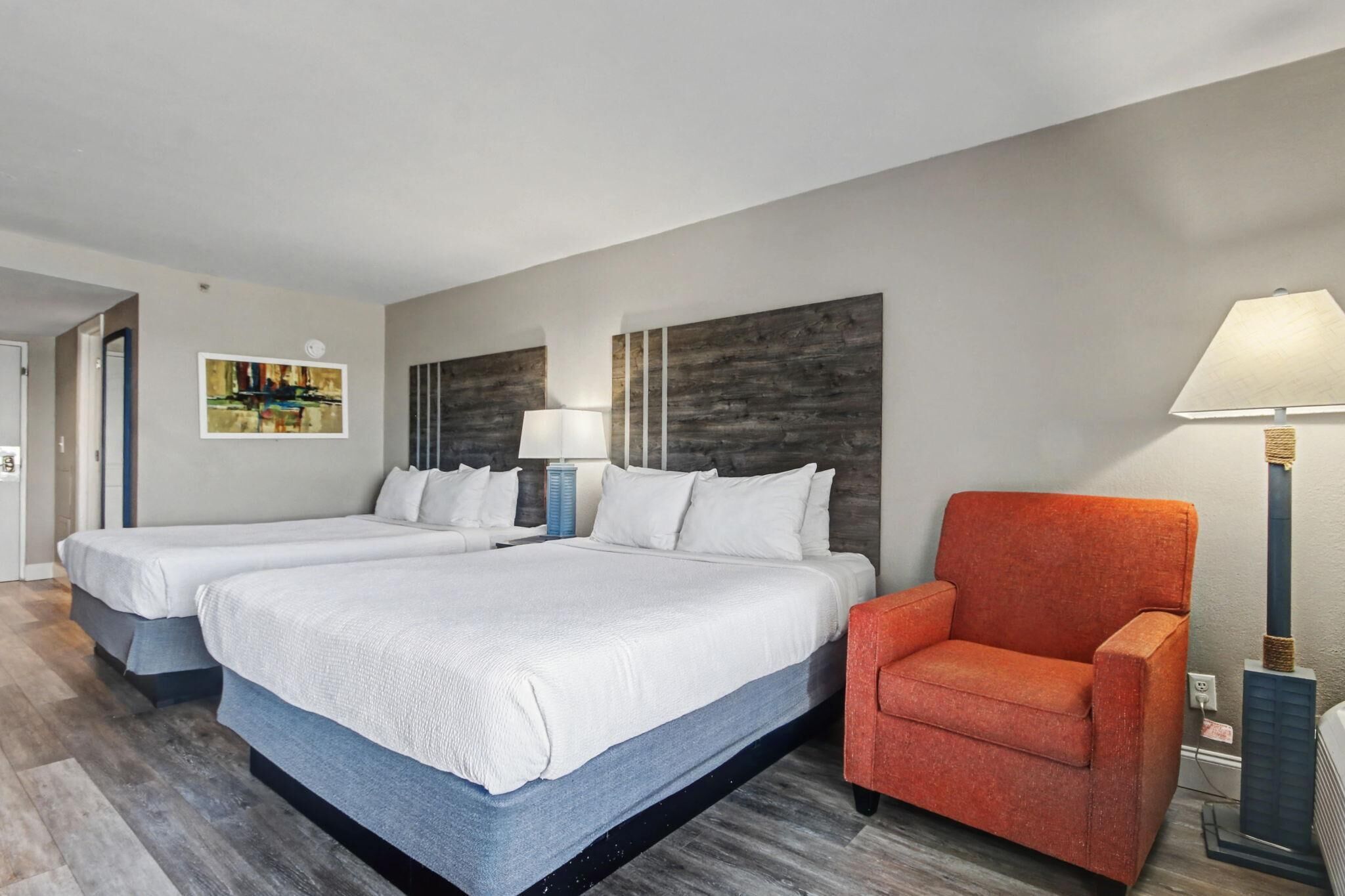 Chambre, 2 grands lits, vue océan (Oceanfront Efficiency) | Coffres-forts dans les chambres, rideaux occultants