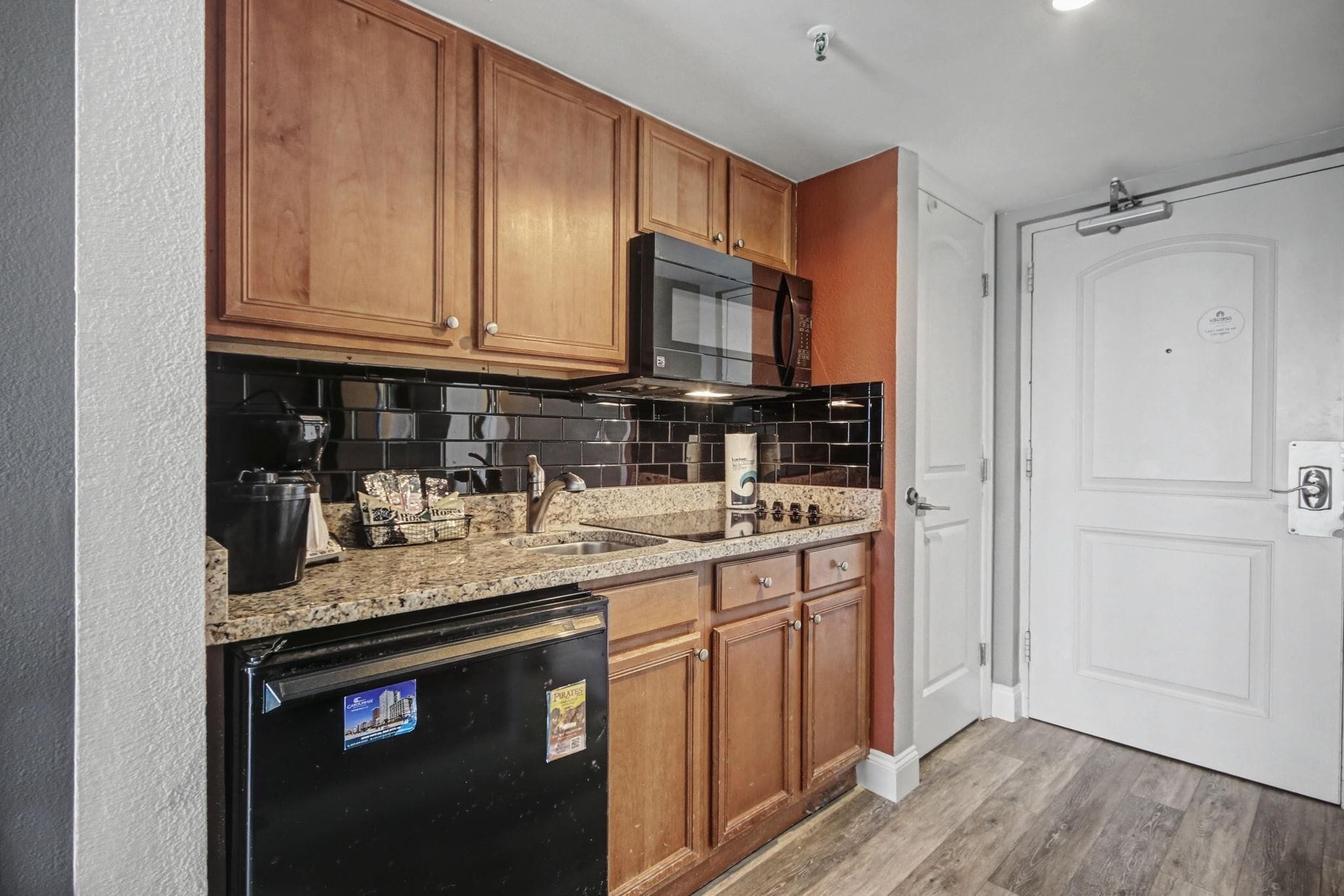 Room, 1 King Bed, Ocean View (Oceanfront King Efficiency) | Private kitchen | Mini-fridge, microwave