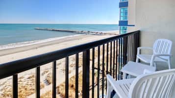 Room, 1 King Bed, Ocean View (Oceanfront King Efficiency) | Property grounds