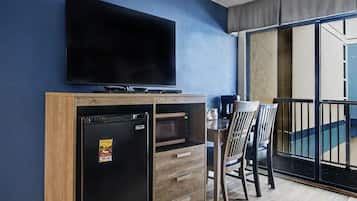 Room, 1 King Bed, Resort View (Resort View King Standard Room) | In-room safe, blackout drapes, iron/ironing board, free WiFi