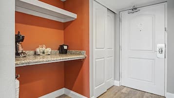 Kamer, 1 kingsize bed, uitzicht op oceaan (Oceanfront King Standard Room) | Interieur