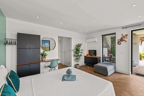 1 bedroom, WiFi, bed sheets - The Admiral Suite — Sunny Caribbean Comfort (Willemstad)