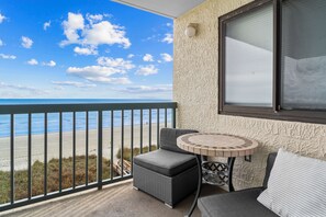 Property grounds - 4-bedroom Direct Oceanfront, parking near door with pools (North Myrtle Beach)