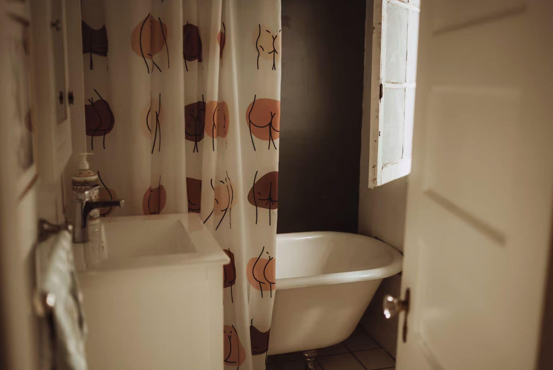 Hårføner, håndklær, såpe og toalettpapir