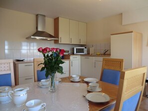 Dining - Hollandwarft, Land in Sicht | Ferien unter Reet (Pellworm)