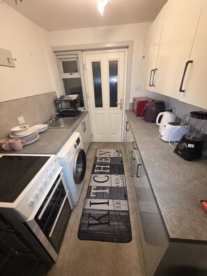 Private kitchen - Cozy, Central & Clean-The Ideal Two-Bedroom Apartment for Your Next Gataway (Kirkwall)