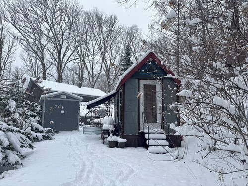 The Bumbleshack Creekside Tiny House in an Old Forest of Tuckasegee, NC