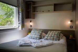 Room - CampingSpa - Confort 4 TV - 9p (4) (La Couarde-sur-Mer)
