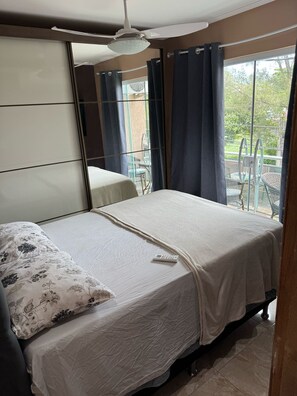 2 bedrooms, iron/ironing board, WiFi, bed sheets - Apartment 8, 2 bedrooms with balcony. (Rio das Ostras)