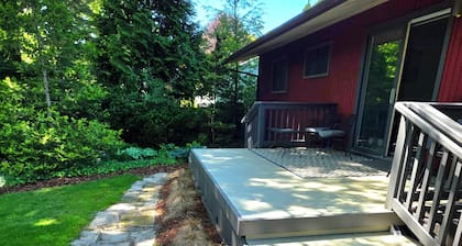 Quiet and Cozy 4 Bed, 3 Bedroom, 2 Full Bathroom Home in Ann Arbor