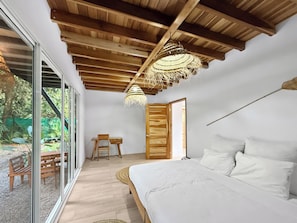 2 bedrooms, desk, free WiFi, bed sheets - Crystal Jungle Villa - Brand new with AC, Laundry, Wifi (Puerto Viejo de Talamanca)