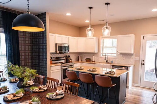 Nine + Pine - Minutes to Pinehurst Golf with Simulator & Putting Green