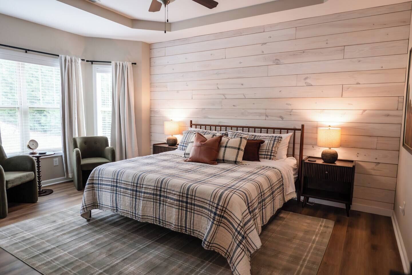 4 bedrooms, desk, iron/ironing board, free WiFi