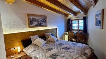 3 bedrooms, internet, bed sheets