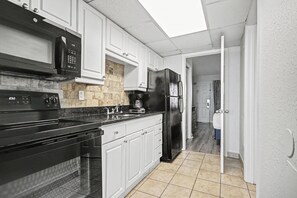 Suite, 1 Bedroom, Balcony, Ocean View | Dapur peribadi