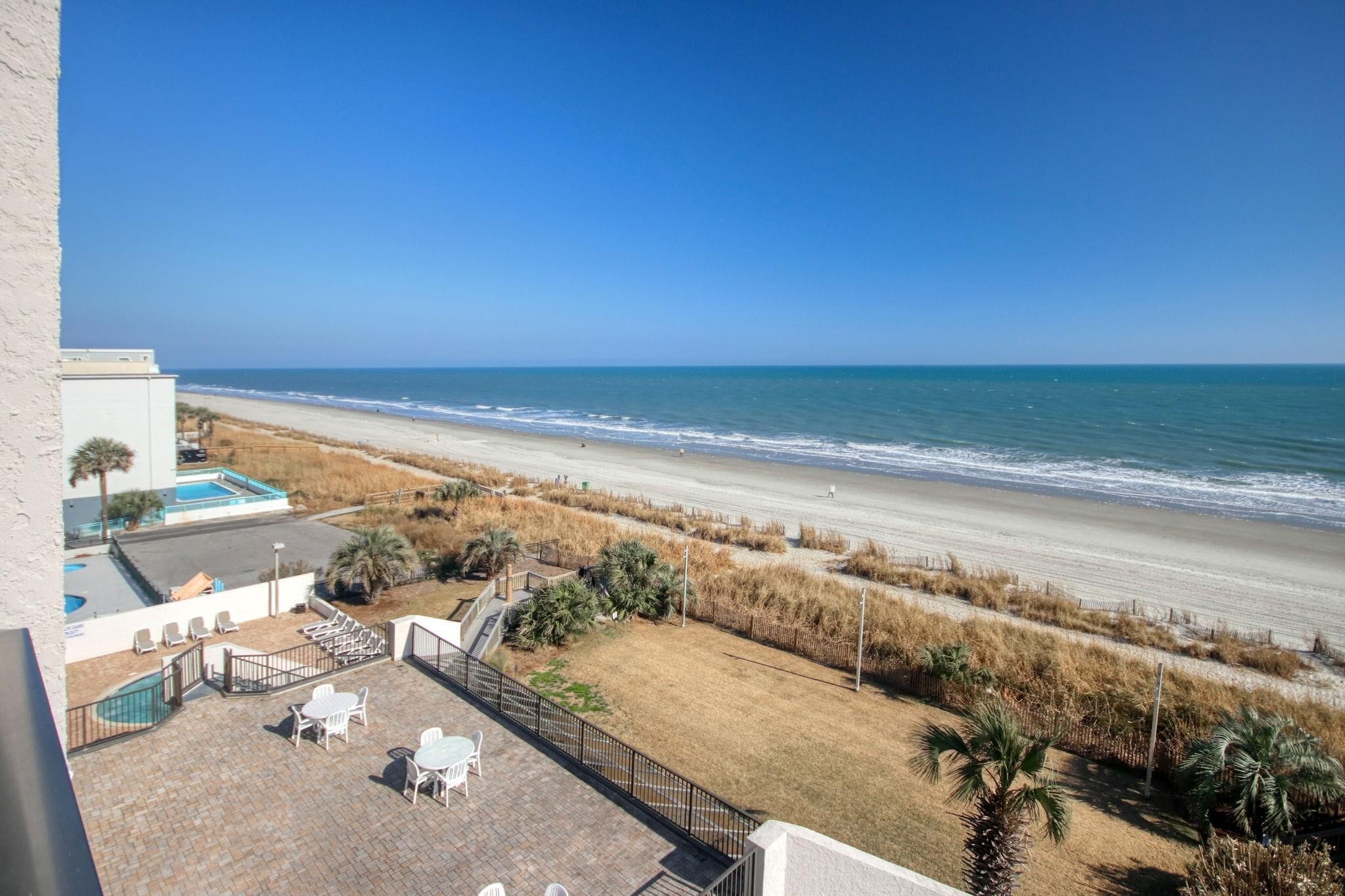 Studio, 1 King Bed, Ocean View (King Studio) | Beach/ocean view
