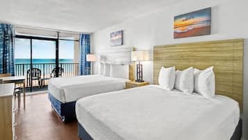Kamer, 2 queensize bedden, uitzicht op zee (Oceanfront Efficiency) | Een kluis op de kamer, een strijkplank/strijkijzer, gratis wifi
