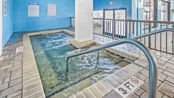 Indoor spa tub