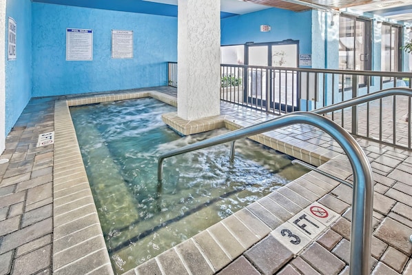 Bañera de hidromasaje interior