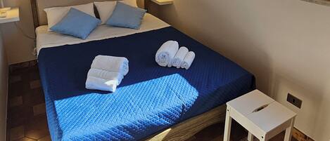 1 soverom, strykejern/-brett, wi-fi (inkludert) og sengetøy