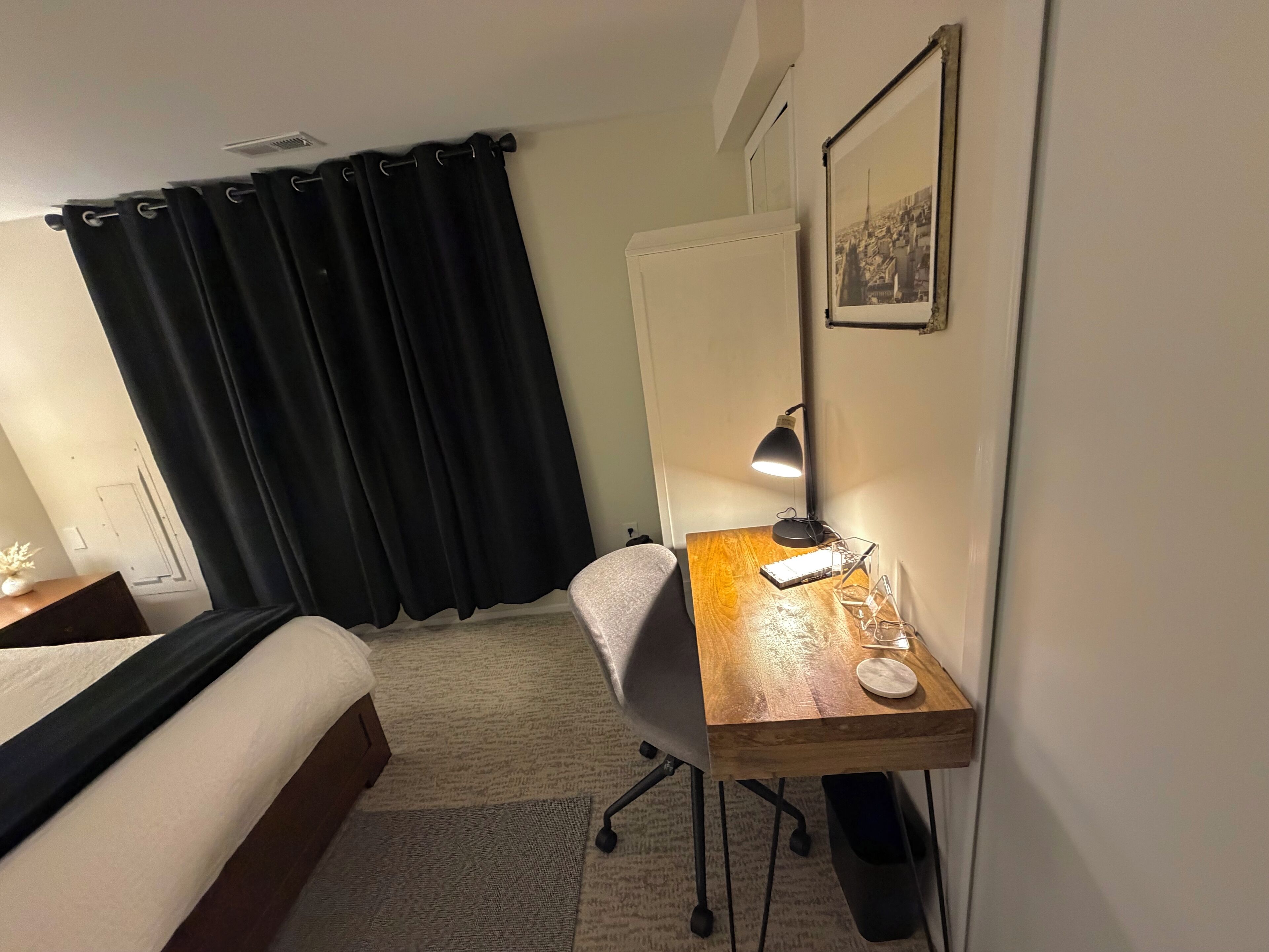 1 chambre, fer et planche à repasser, Wi-Fi gratuit, draps fournis