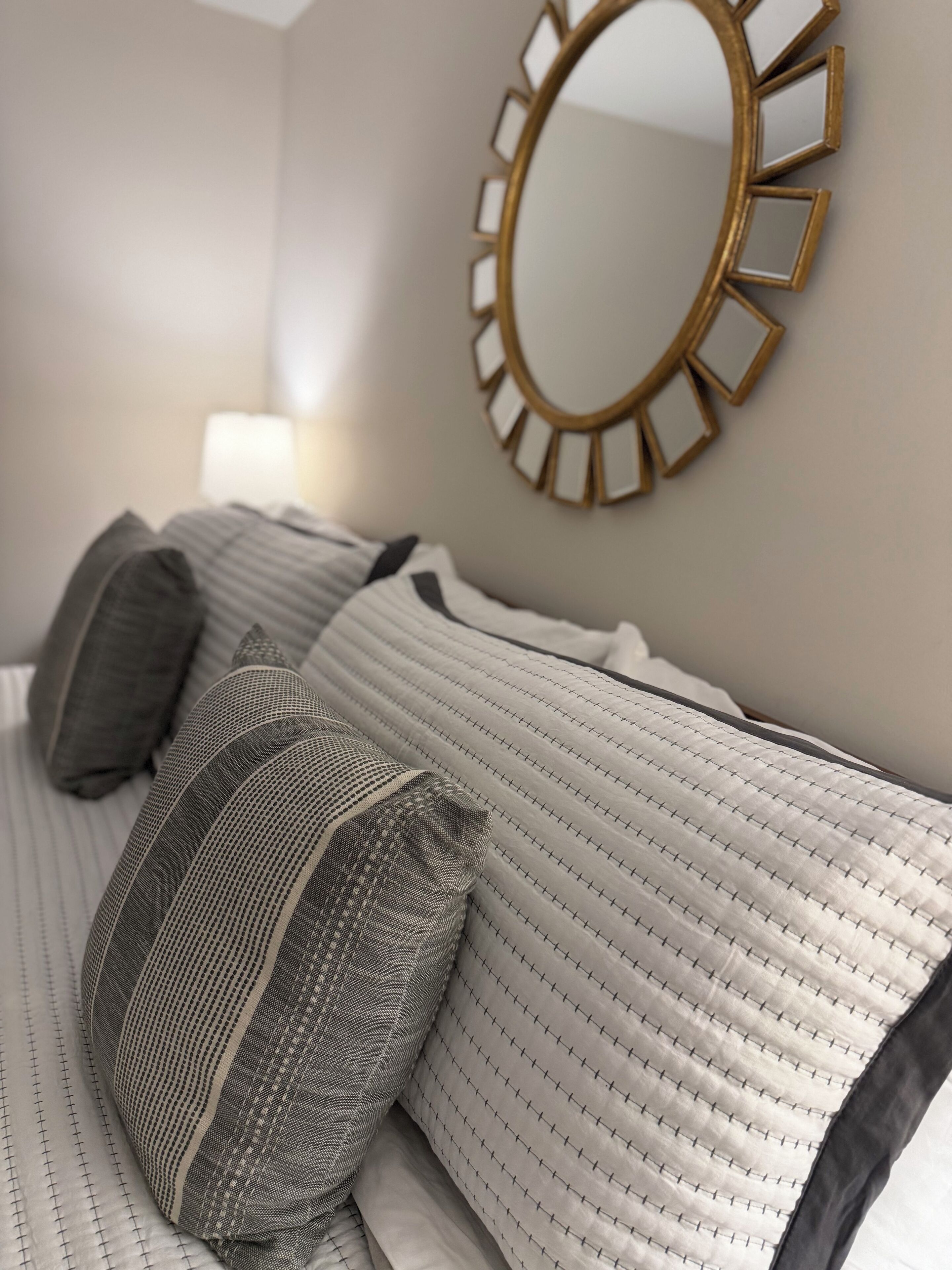 1 chambre, fer et planche à repasser, Wi-Fi gratuit, draps fournis