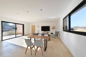 Interior - Spacious Provencal house with swimming pool (Les Plans)