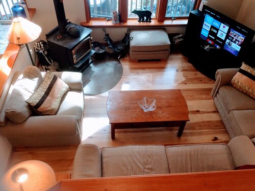 Loon Lake Chalet with HOT TUB,kayaks, canoe, Close to Gore Mnt and Lake George