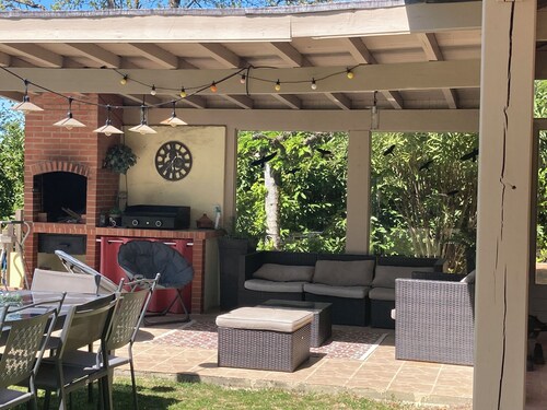Superb house with large swimming pool in a quiet location 15 minutes from Toulouse!