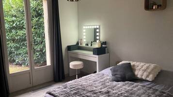5 chambres, bureau, fer et planche à repasser, Wi-Fi gratuit