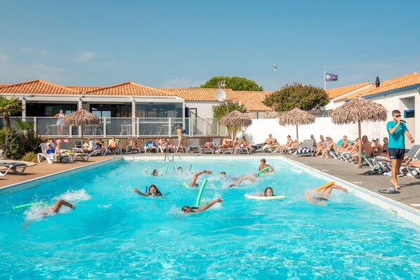 Lämmitetty uima-allas